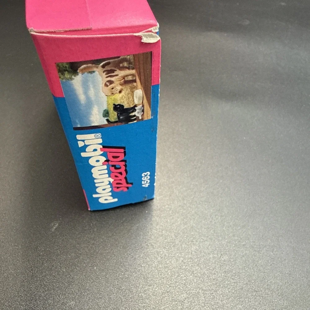 New Vintage Sealed 1999 Playmobil Special Dog, Cat & Mouse 4563